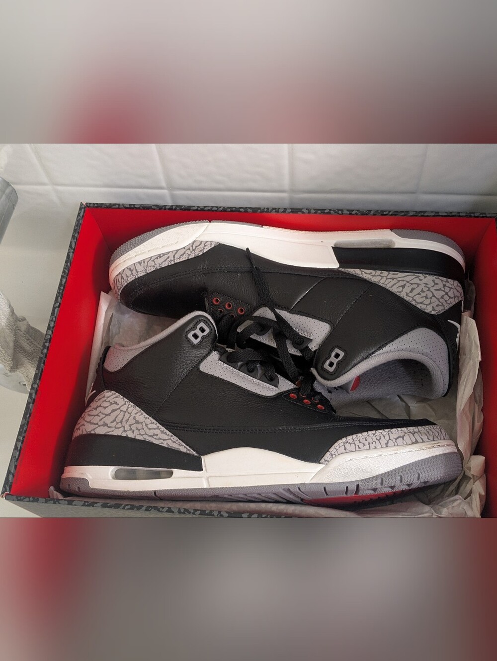 Jordan Men's Black/Grey/Red Retro Basketball Sneakers